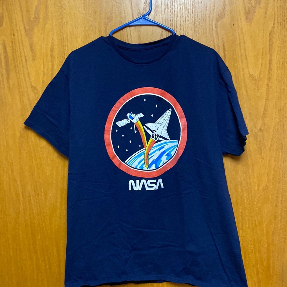 Super cute NASA navy T shirt purchased at Box Lunch, like new!